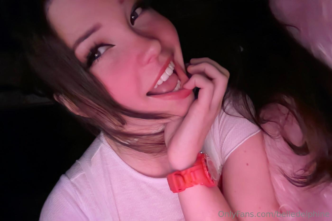 belle delphine cute laptop selfies onlyfans set leaked evnpga