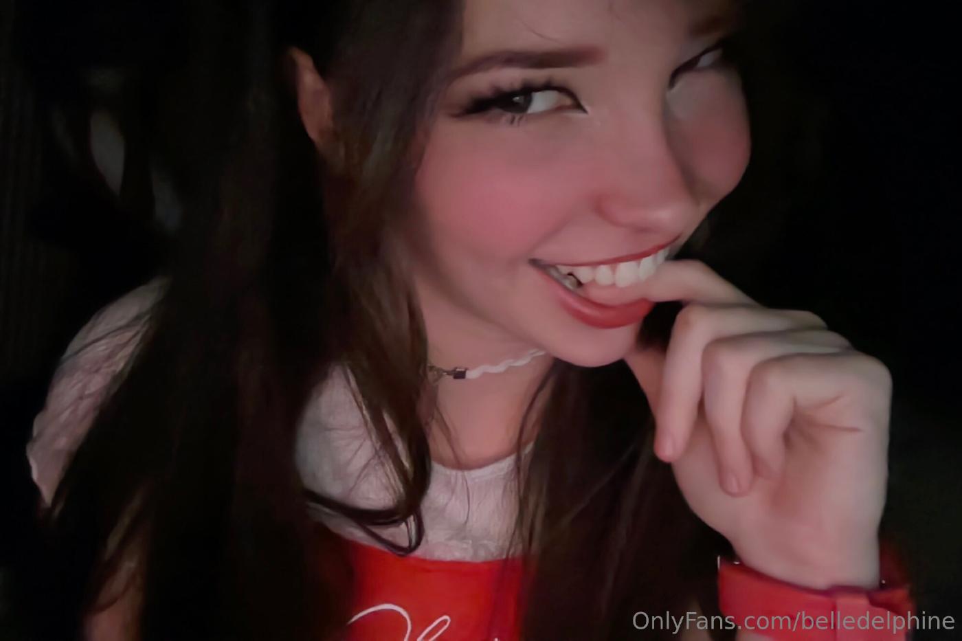 belle delphine cute laptop selfies onlyfans set leaked pjtsti
