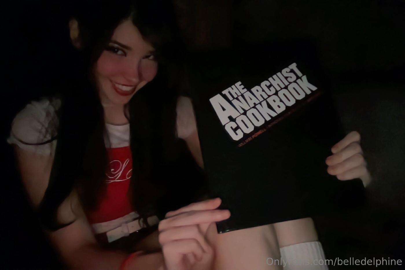 belle delphine cute laptop selfies onlyfans set leaked tlmymo