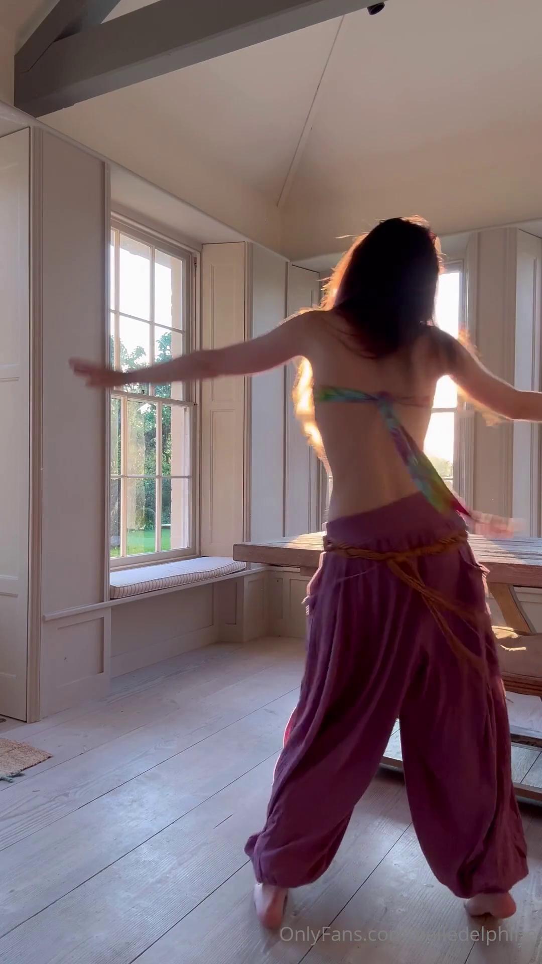 belle delphine sexy silly dancing onlyfans video leaked kwjgww