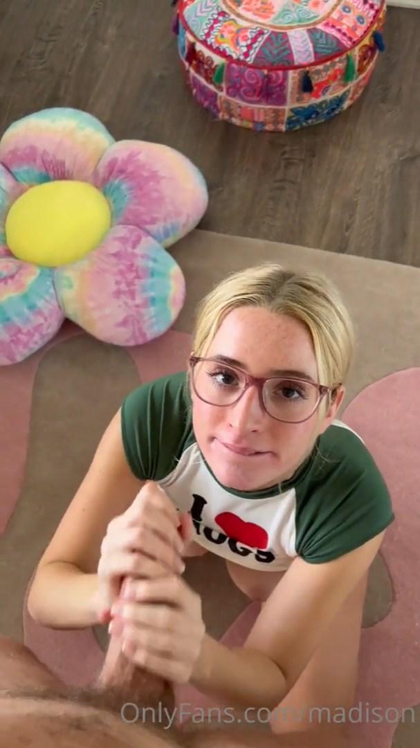 madison moores nerd riding sex onlyfans video leaked