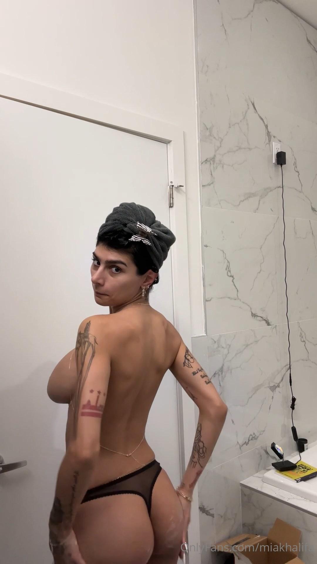 mia khalifa nude dressing onlyfans video leaked dbghgw