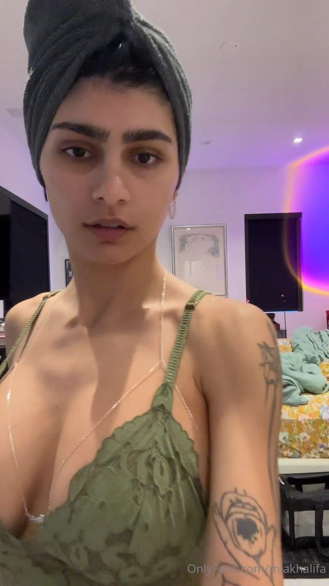 mia khalifa nude dressing onlyfans video leaked