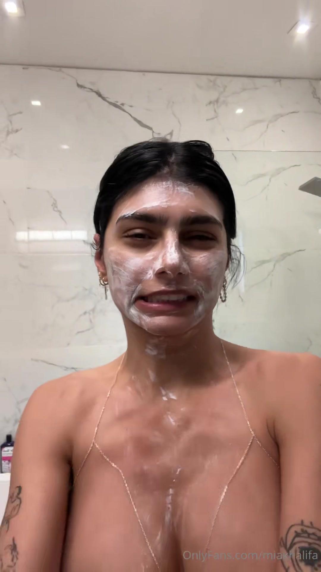 mia khalifa nude shower prep part 2 onlyfans video leaked egmwjt