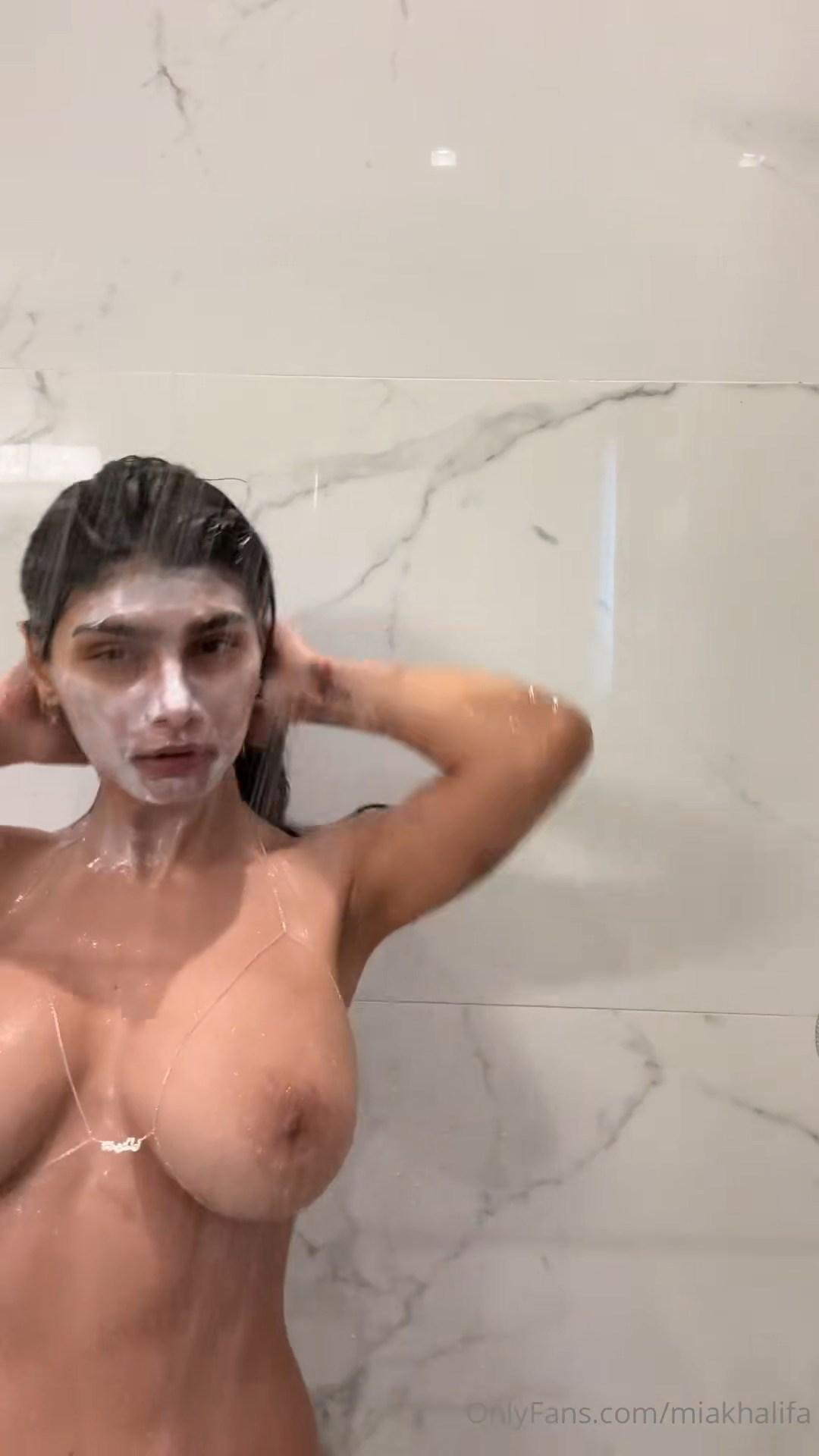 mia khalifa nude shower shaving onlyfans video leaked