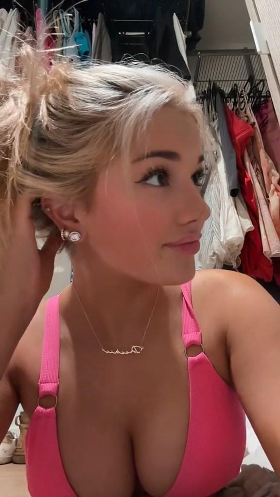 breckie hill bra cleavage selfie onlyfans video leaked agvtdg