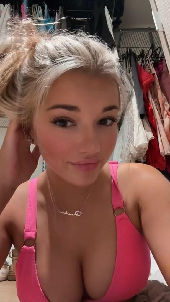 breckie hill bra cleavage selfie onlyfans video leaked uihauu