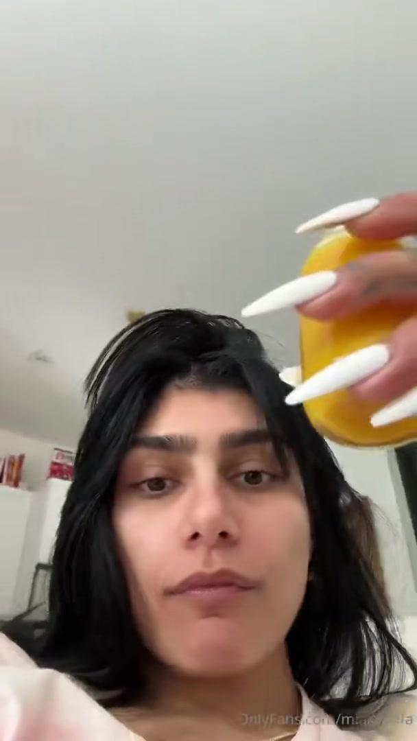 mia khalifa nude bathroom onlyfans livestream leaked ccijou