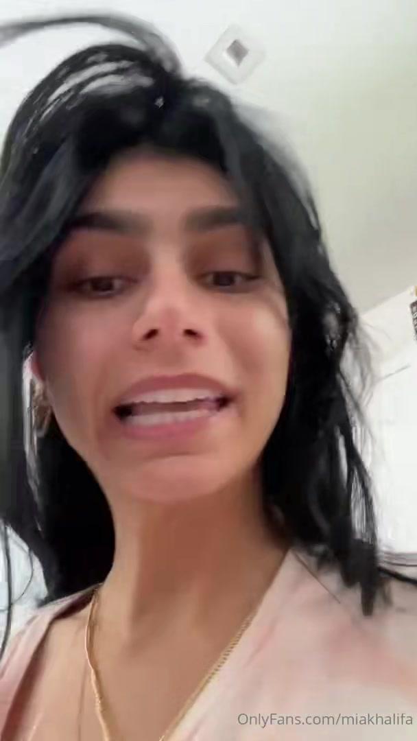 mia khalifa nude bathroom onlyfans livestream leaked odibwe