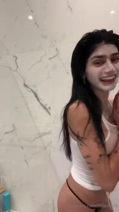 mia khalifa nude wet tank top onlyfans video leaked emvrni