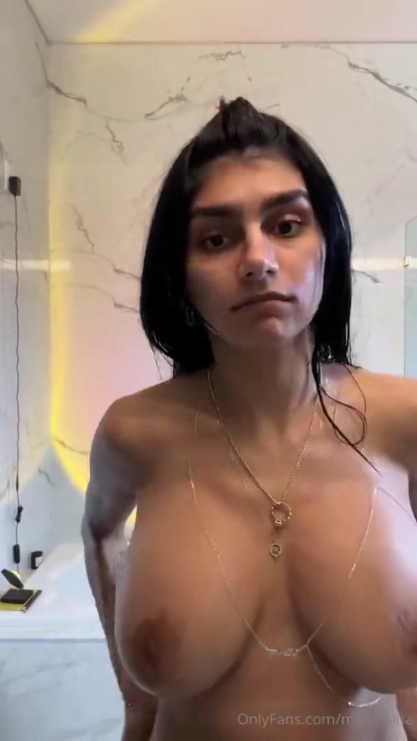 mia khalifa nude bathroom livestream onlyfans video leaked hnfedf