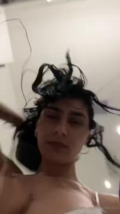 mia khalifa nude nipple slip onlyfans livestream leaked odpjvp