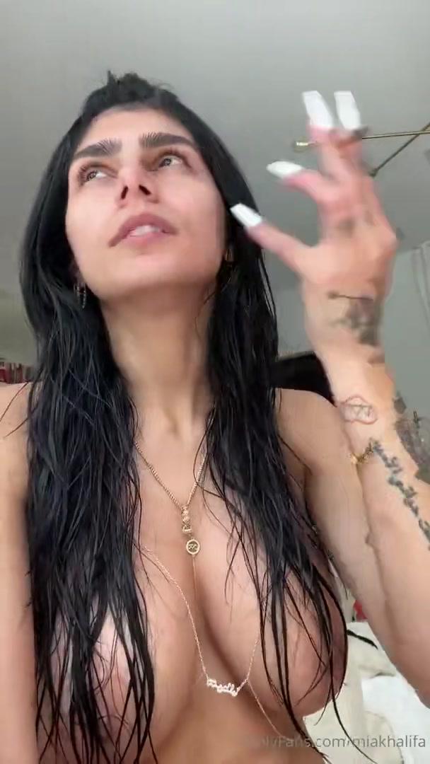mia khalifa nude topless livestream onlyfans video leaked