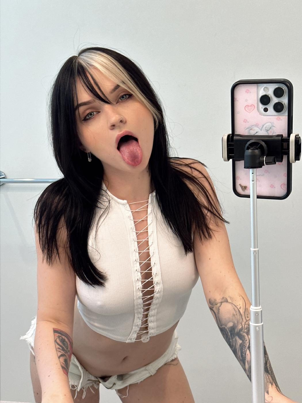 peachjars white outfiit mirror strip onlyfans video leaked vrbklt