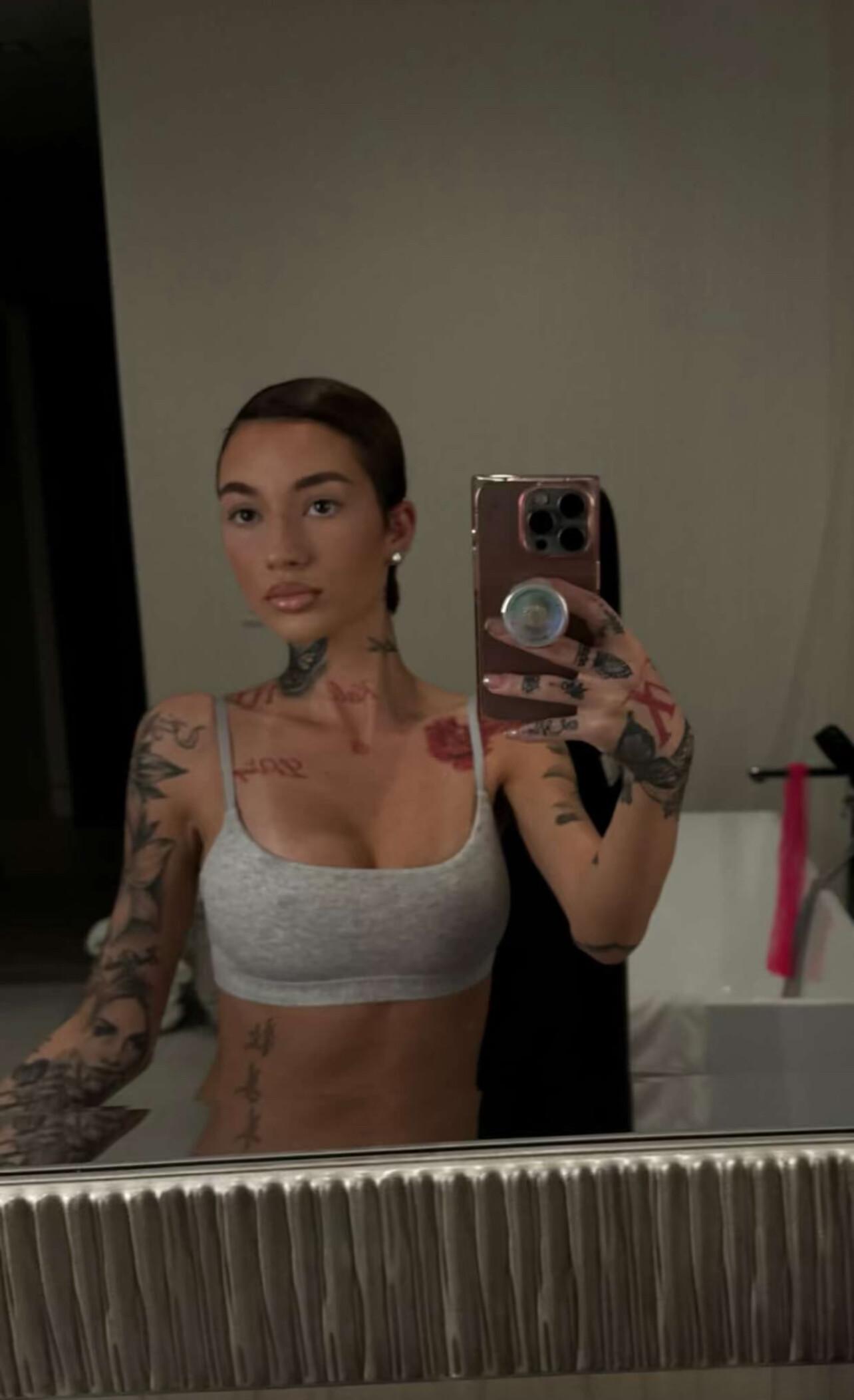 bhad bhabie nipple pokies selfie onlyfans set leaked dnuzix 1