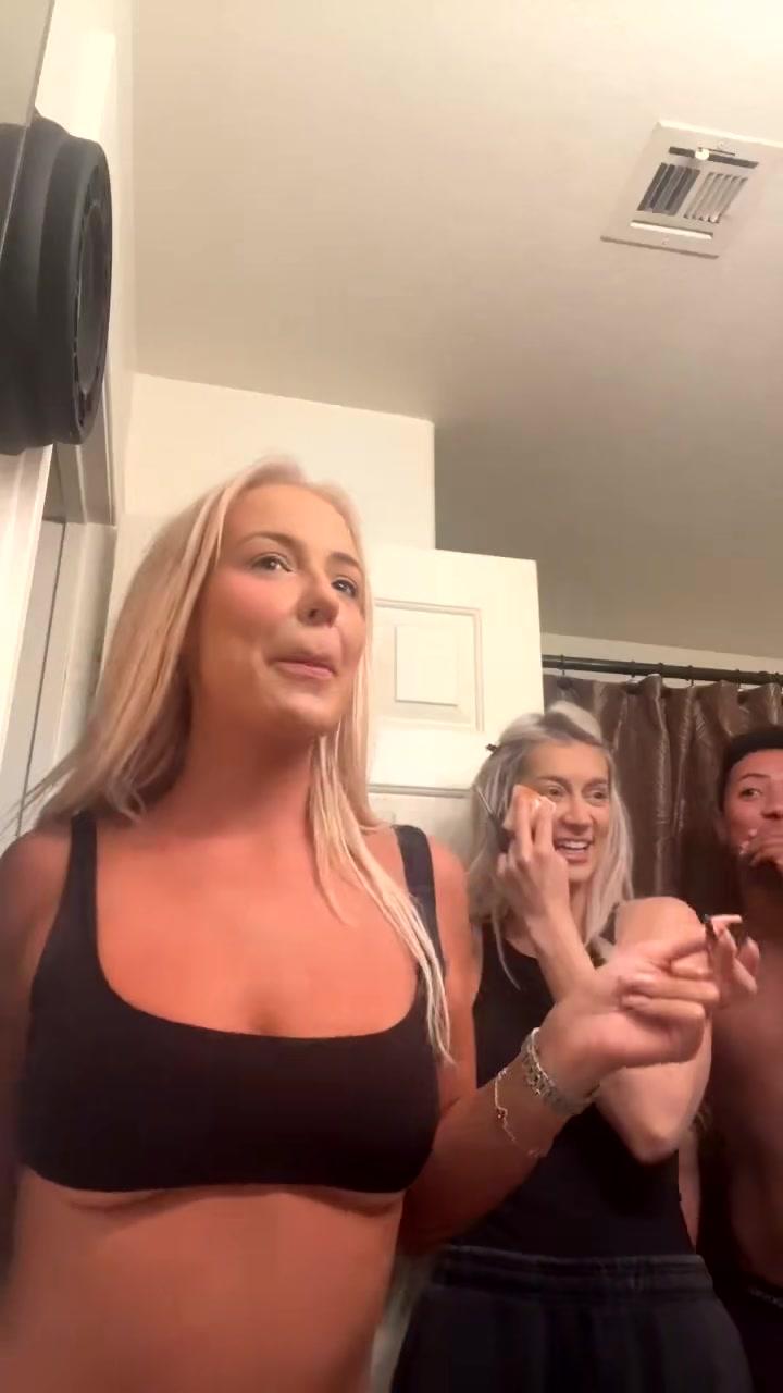 tana mongeau tits ass flash onlyfans livestream leaked