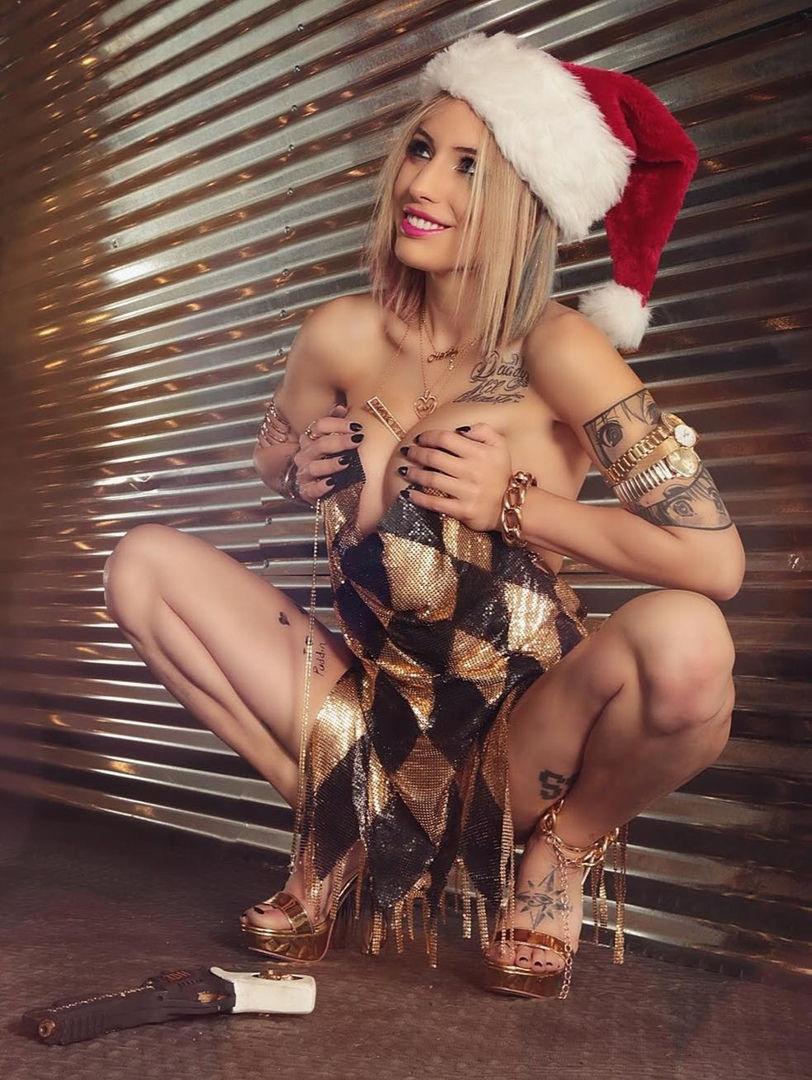 liz katz xmas harley quinn cosplay onlyfans video leaked myzrhp influencers gonewild