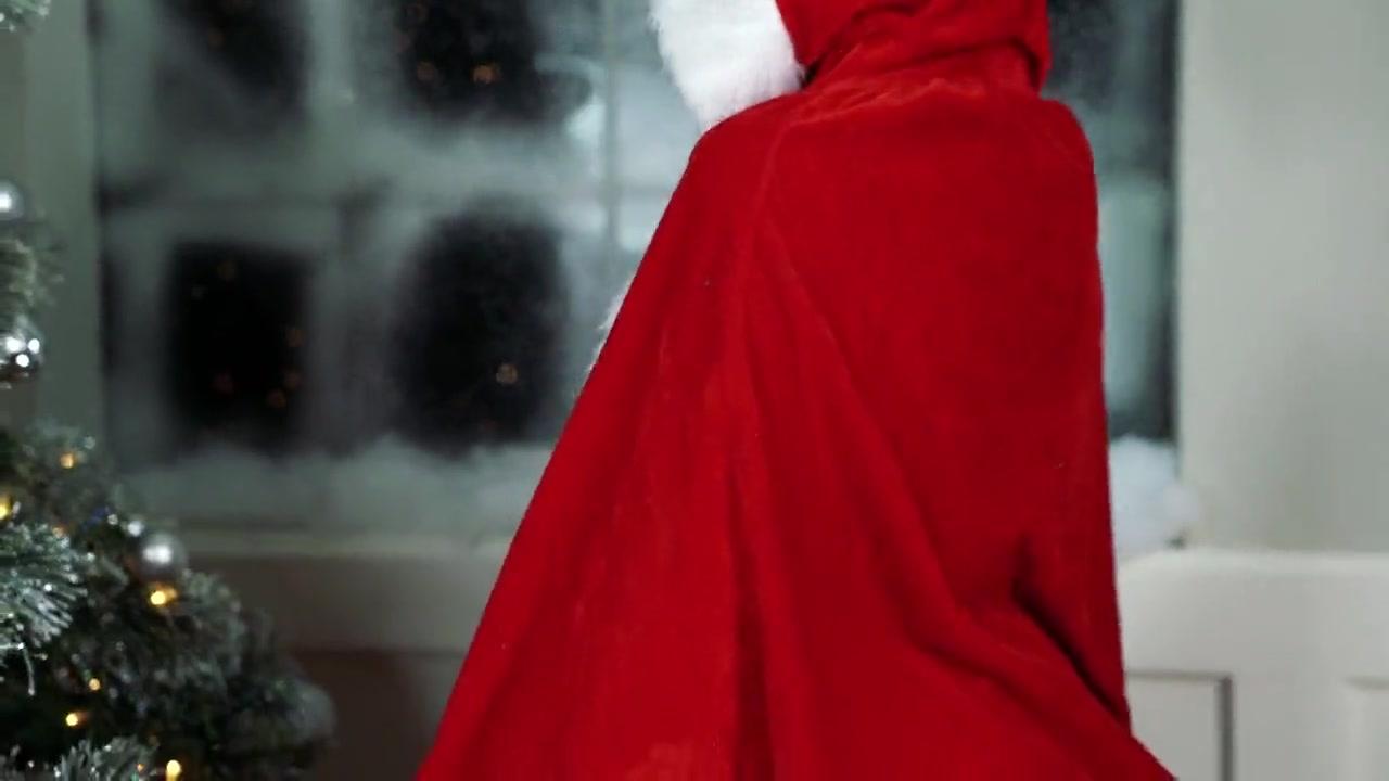 amouranth nude xmas socks tease onlyfans video leaked dilbau influencersgonewild