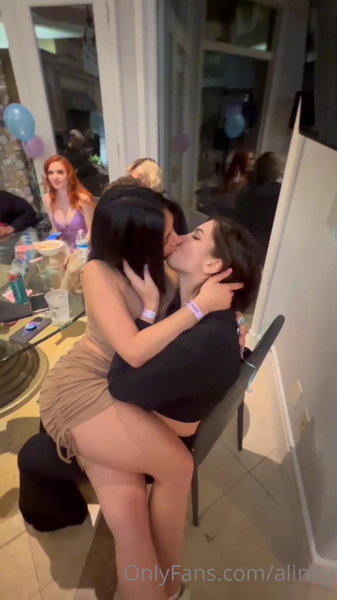 alinity fandy lesbian french kiss ppv onlyfans video leaked fmqqub influencersgonewild