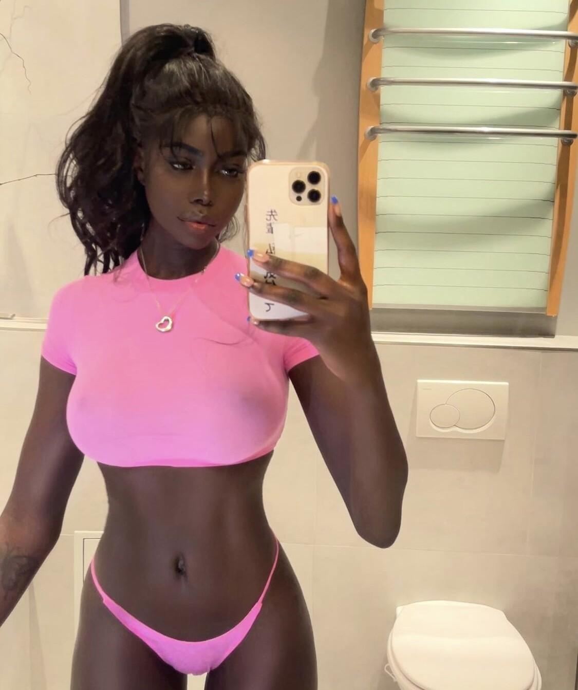 amira west mirror lingerie selfies onlyfans set leaked wpujsw influencersgonewild