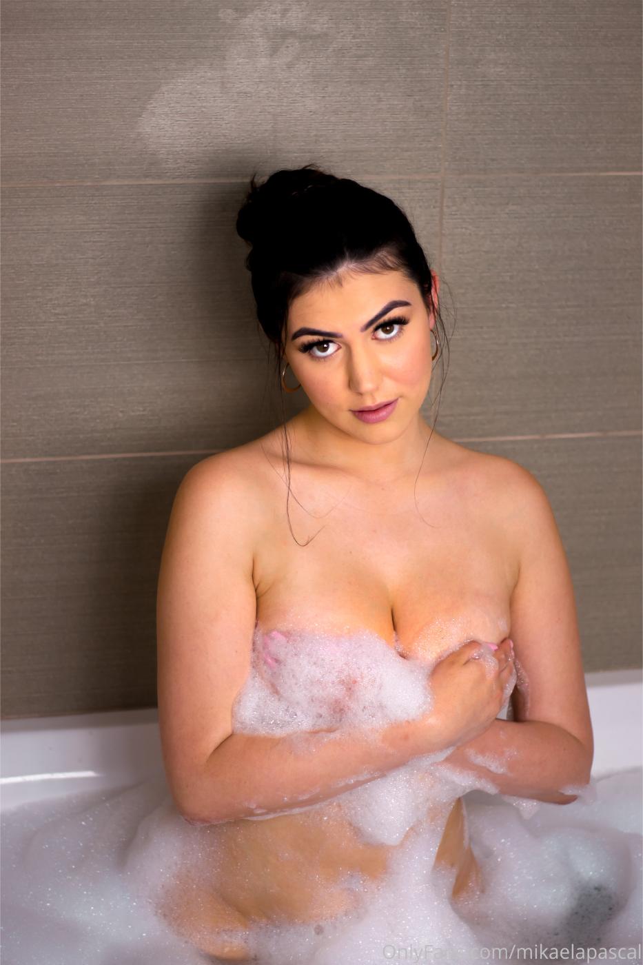 mikaela pascal nude in bath onlyfans set leaked pbxnil influencersgonewild