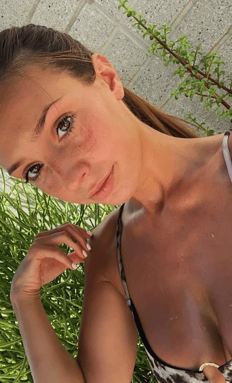 taylor alesia sexy pictures vmnvth influencersgonewild